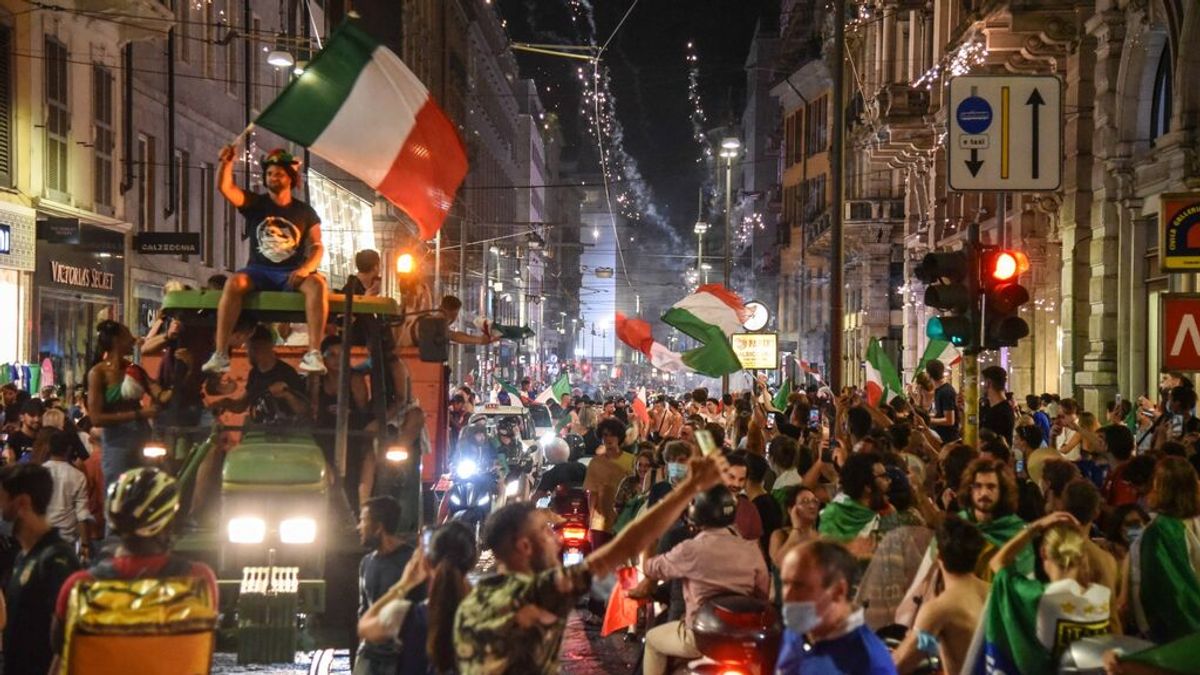 Italia culpa del repunte de contagios a las celebraciones por la victoria en la Eurocopa Italia culpa del repunte de contagios a las celebraciones por la victoria en la Eurocopa