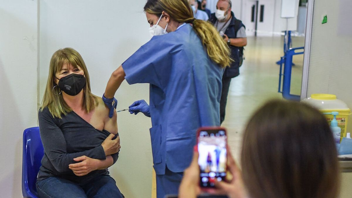 España supera los 25 millones de personas vacunadas con pauta completa y los 30 millones con una dosis España supera los 25 millones de personas vacunadas con pauta completa y los 30 millones con una dosis