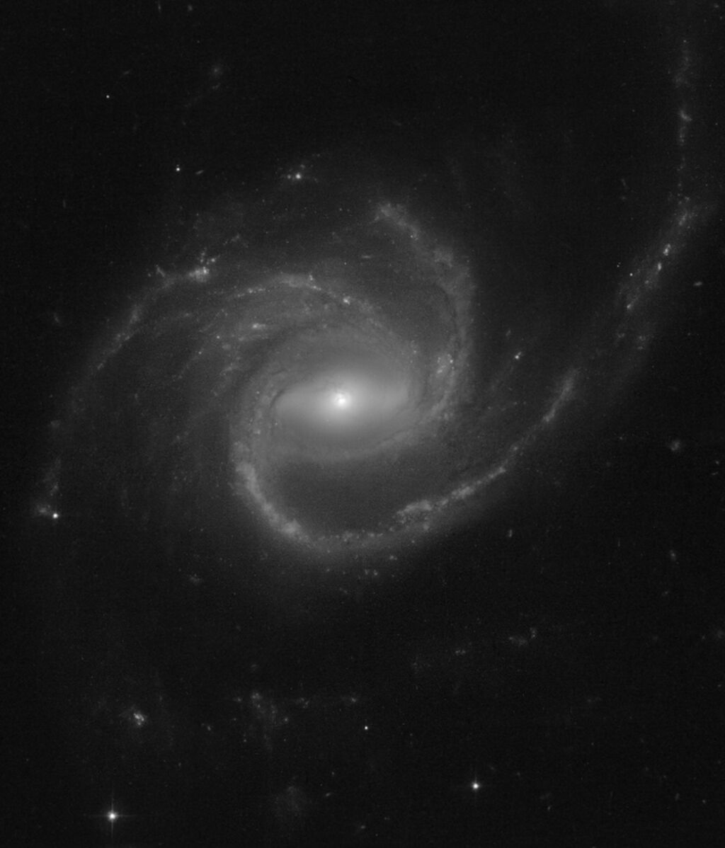 oddball-galaxies-Hubble-releasse-July-19-2021-lg-spiral-e1626739678237