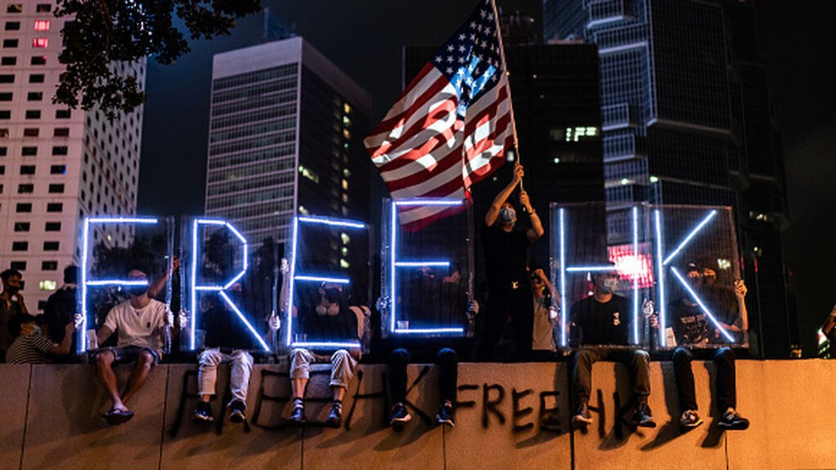 Cinco detenidos en Hong Kong acusados de sedición por escribir un libro infantil sobre ovejas Cinco detenidos en Hong Kong acusados de sedición por escribir un libro infantil sobre ovejas