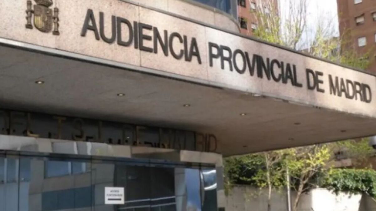 Absuelven a un padre acusado de prostituir a su hija de 15 años y condenan a su pareja "que atemorizada a la menor"