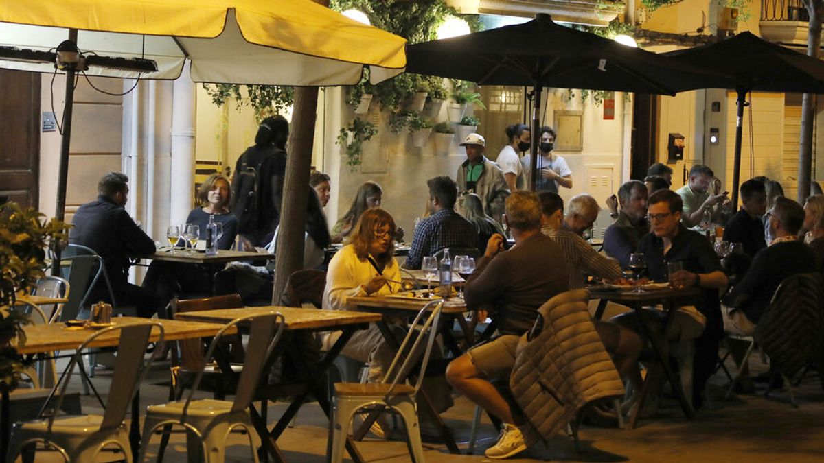 Prohibidas las reuniones sociales en Baleares entre las 01.00 y las 06.00 horas Prohibidas las reuniones sociales en Baleares entre las 01.00 y las 06.00 horas