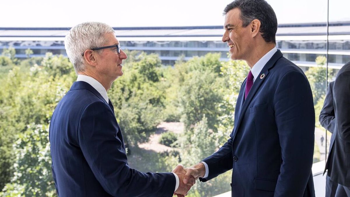 Sánchez 'vende' en Apple y HP su plan de recuperación y su estrategia de transformación digital Sánchez 'vende' en Apple y HP su plan de recuperación y su estrategia de transformación digital