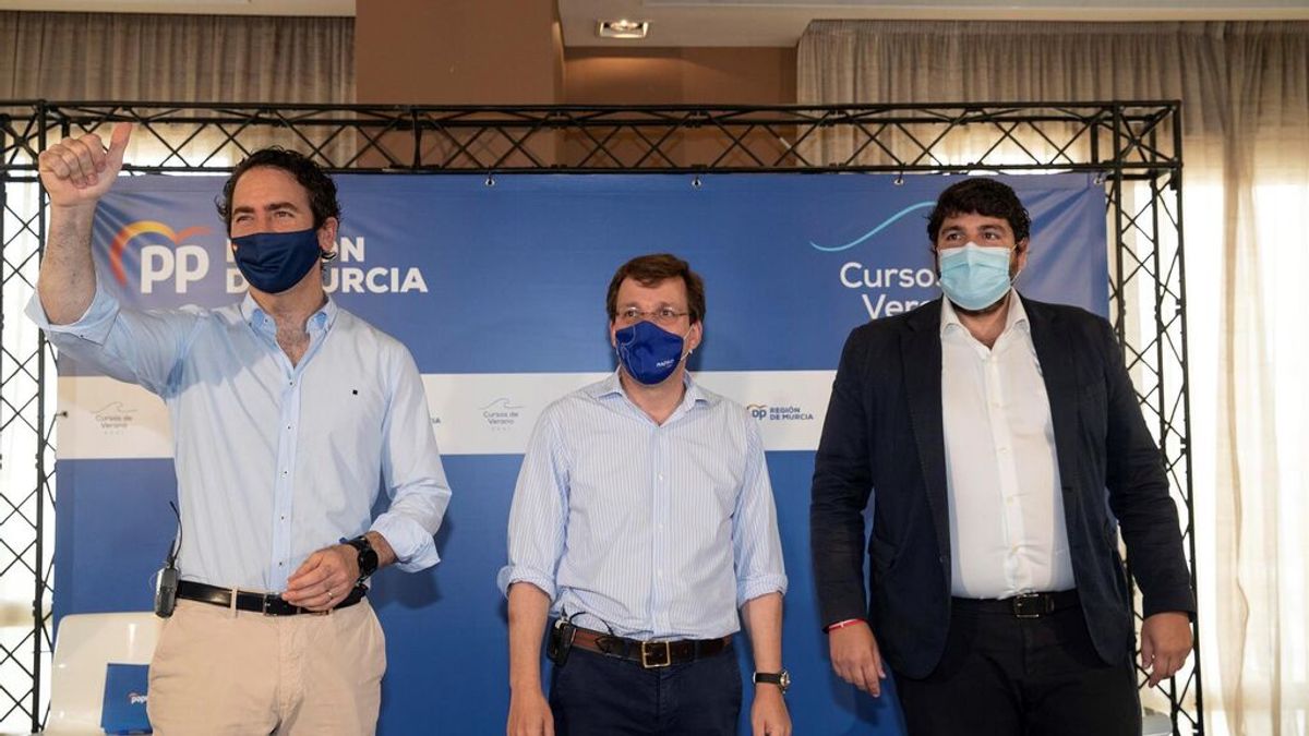 García Egea, Martínez Almeida y López Miras en un acto del PP en Murcia