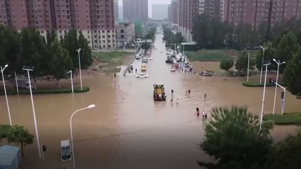 Las muertes por las inundaciones en China aumentan a 56