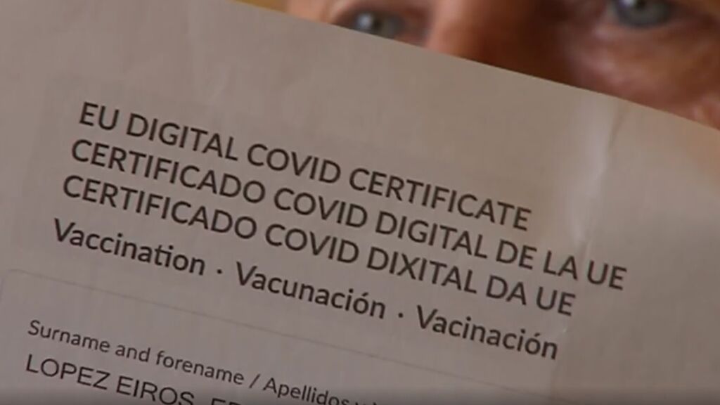 Galicia pide certificado de vacunación o PCR negativa para entrar en bares y restaurantes de día