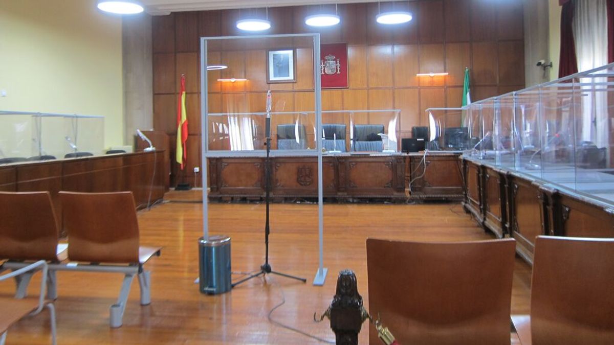 Absuelta una madre de Canarias acusada de permitir que abusaran sexualmente de su hija de ocho años en Jaén Absuelta una madre de Canarias acusada de permitir que abusaran sexualmente de su hija de ocho años en Jaén