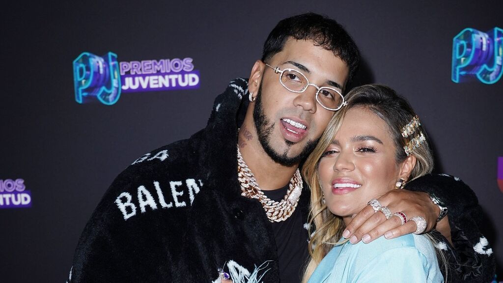 Anuel AA le dedicó un romántico mensaje a Karol G tras arrasar en los Premios Juventud 2021: "Deben volver"