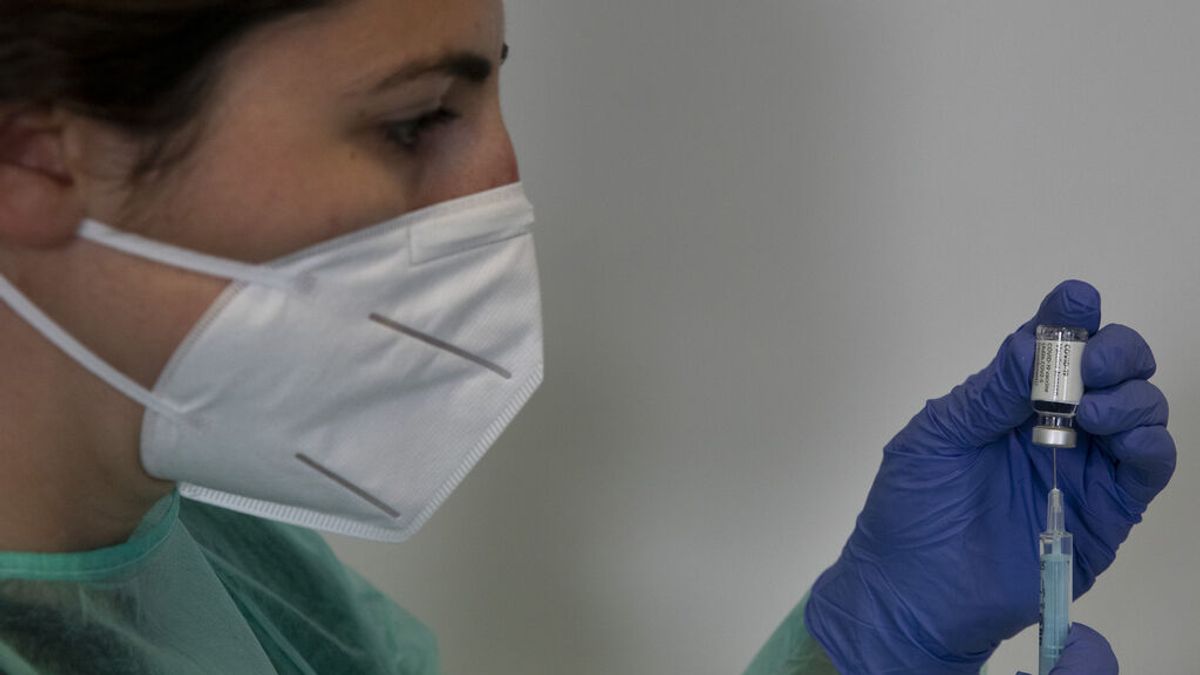 España alcanza el podio de los países con mayor porcentaje de personas vacunadas con la pauta completa España alcanza el podio de los países con mayor porcentaje de personas vacunadas con la pauta completa