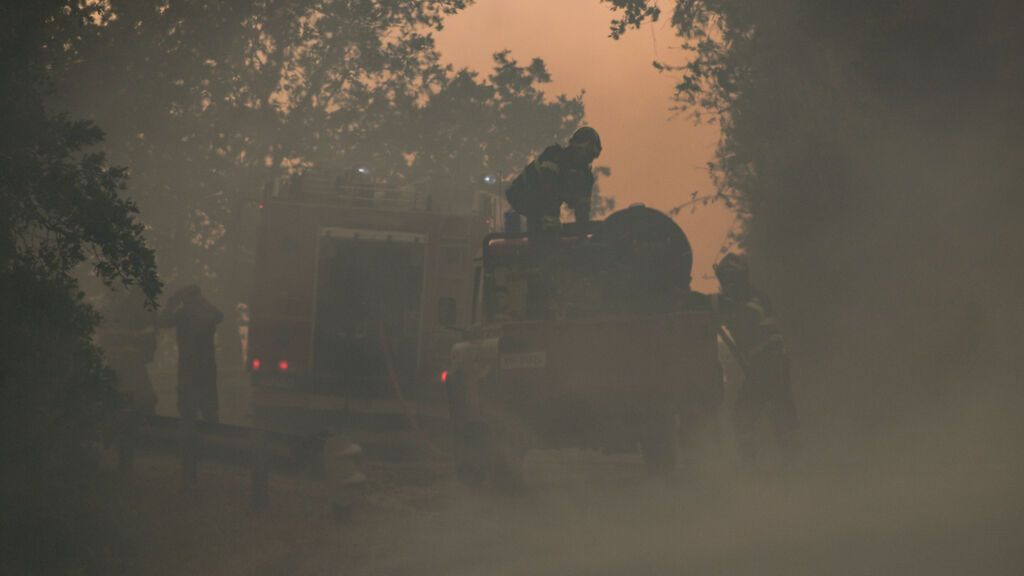 Italia pide ayuda para combatir el fuego que arrasa Cerdeña