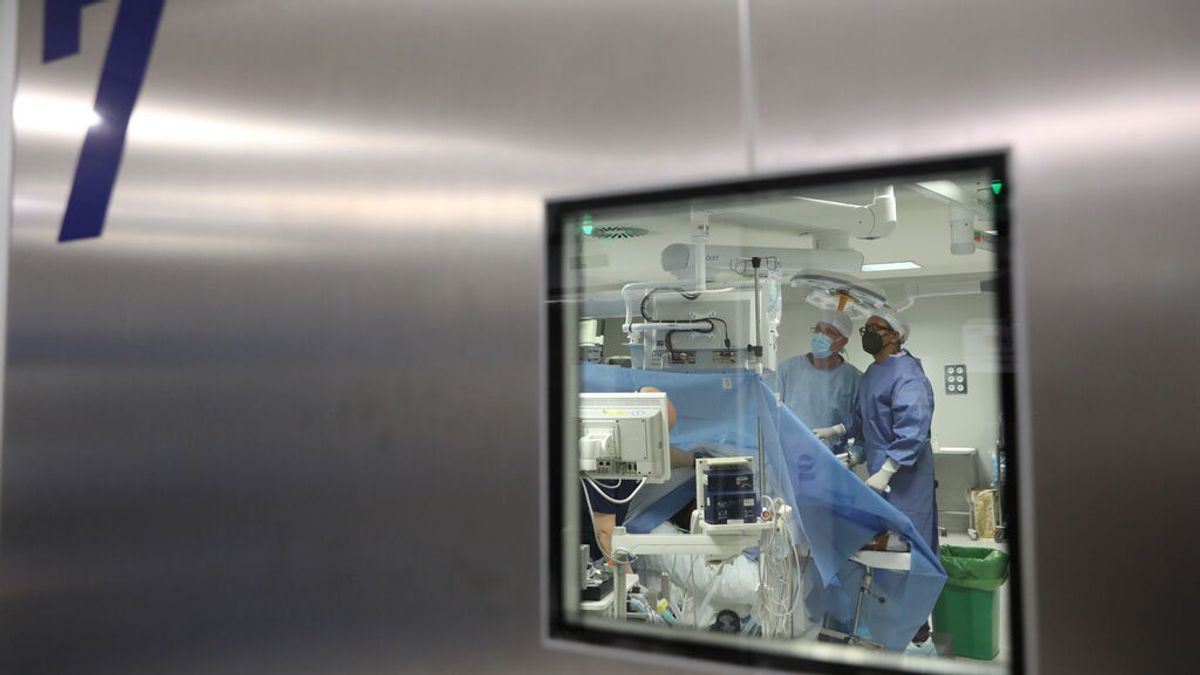 Cataluña suspende las operaciones no urgentes por el incremento de pacientes en UCI por coronavirus Cataluña suspende las operaciones no urgentes por el incremento de pacientes en UCI por coronavirus