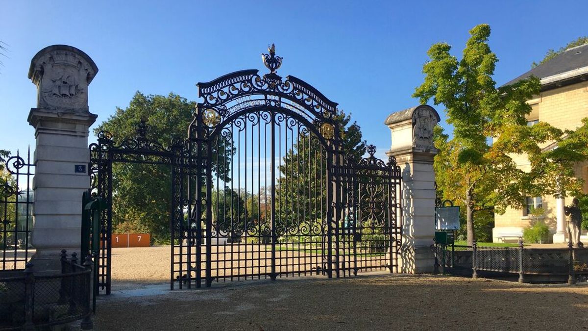 Encuentran degollado a un español en un parque de París Encuentran degollado a un español en un parque de París