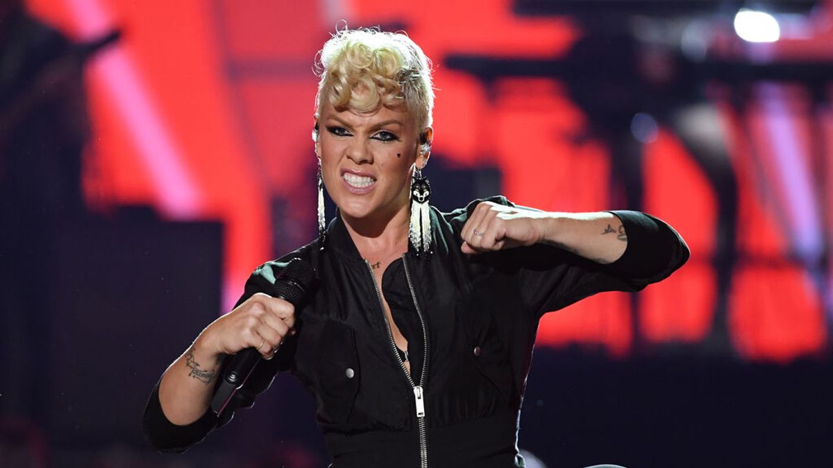 Pink se ofrece a pagar la multa al equipo noruego de balonmano que se negó a jugar en bikini Pink se ofrece a pagar la multa al equipo noruego de balonmano que se negó a jugar en bikini