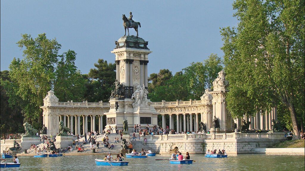 1280px-Le_parc_du_Retiro_(Madrid)_(4684143195)