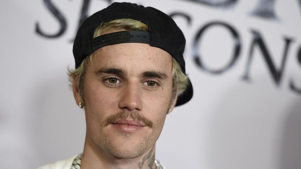 Justin Bieber mide 1,75 metros.