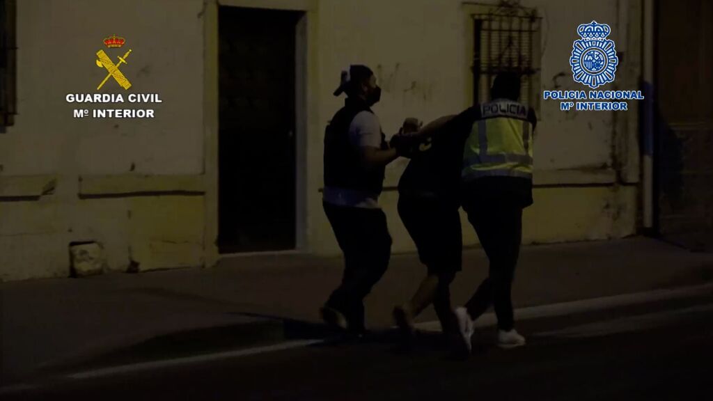 Uno de los detenidos en la operación