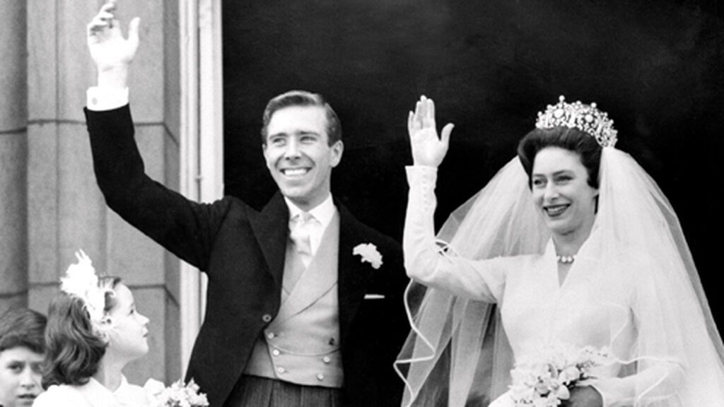 Los mejores momentos de la boda de la princesa Margarita y Antony Armstrong-Jones: del vestido de novia más sencillo de la historia a los dos hitos cumplidos.