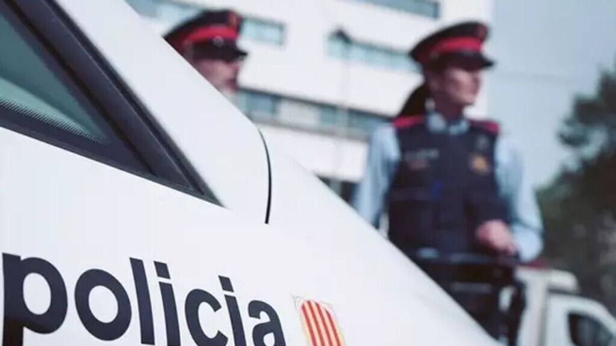 Apuñalan y matan a un hombre en plena calle en Sant Adrià, Barcelona: el agresor se ha dado a la fuga