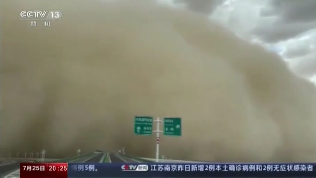 Una inmensa tormenta de arena engulle el norte de China