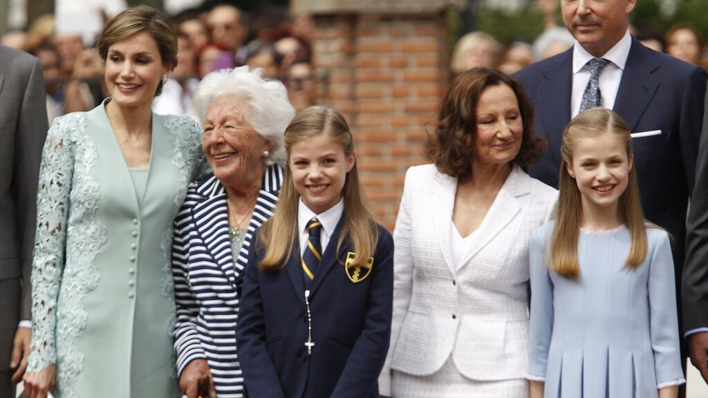 La reina Letizia, su abuela Menchu y la infanta Sofía