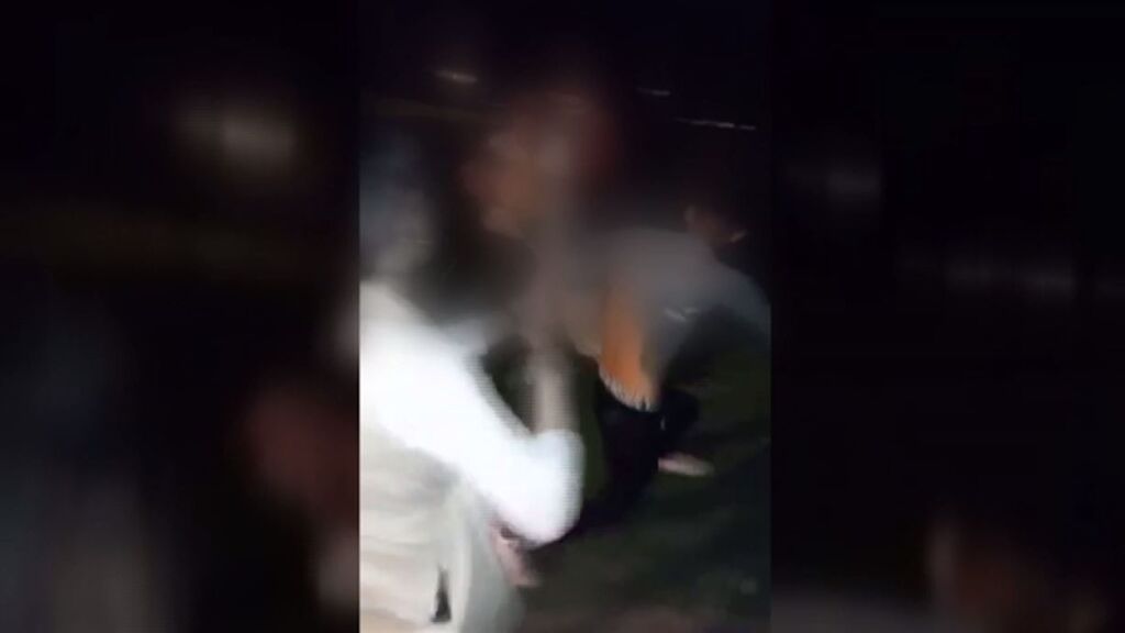 “¡Matadle, matadle! ¡Graba eso, graba eso!”: brutal paliza en grupo a un joven en Amorebieta, Vizcaya