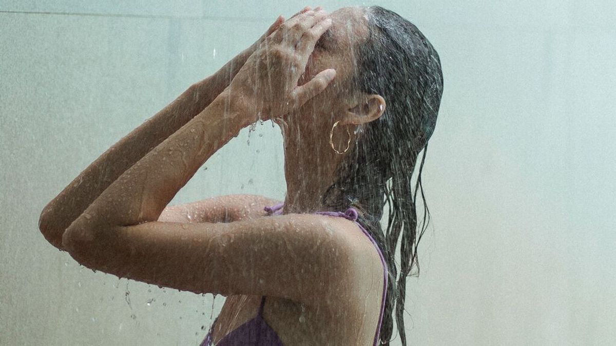 ¿Cada cuánto hay que ducharse para estar sano y limpio? Los expertos responden a los polémicos hábitos de algunos famosos ¿Cada cuánto hay que ducharse para estar sano y limpio? Los expertos responden a los polémicos hábitos de algunos famosos
