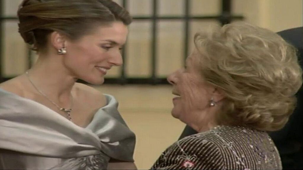 La tierna y cómplice relación de la reina Letizia y su abuela Menchu Álvarez del Valle