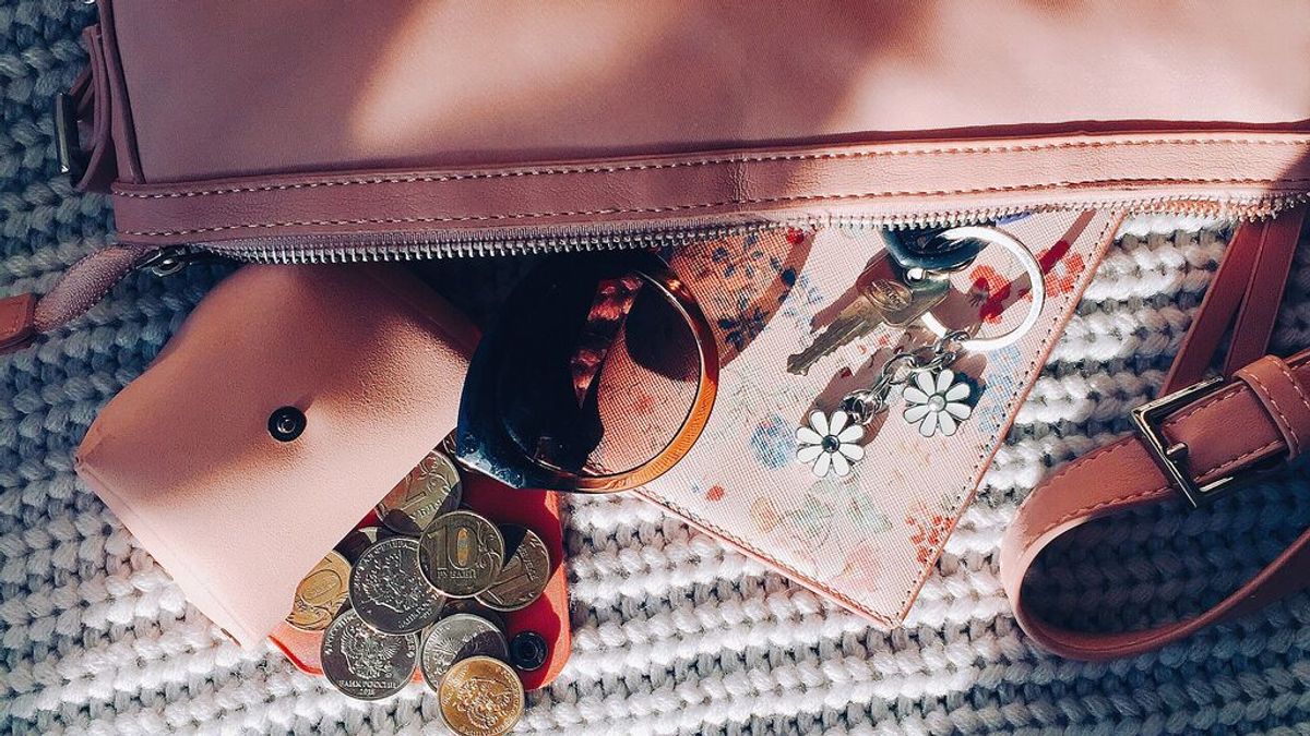 Una mujer llevó durante un mes 33 millones de euros en su bolso sin saberlo tras ganar la lotería Una mujer llevó durante un mes 33 millones de euros en su bolso sin saberlo tras ganar la lotería