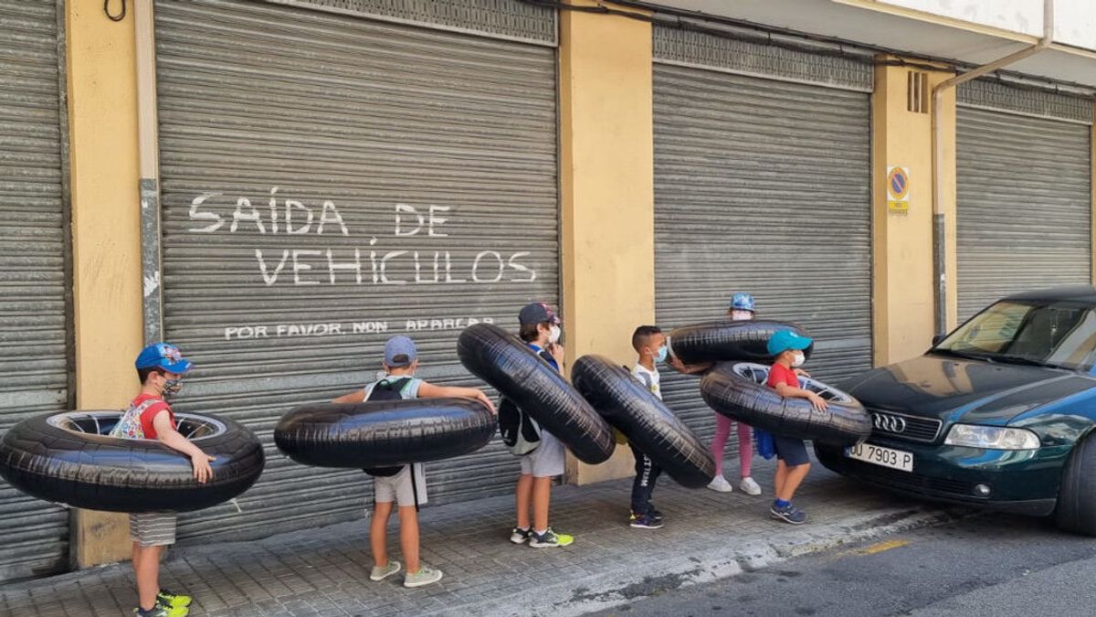 Flotadores para comprobar la distancia social Flotadores para comprobar la distancia social