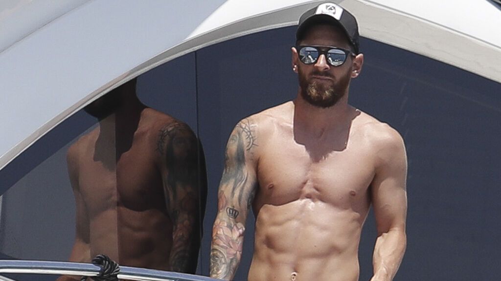 Messi espera en Ibiza, junto a Luis Suárez, la renovación por el Barça