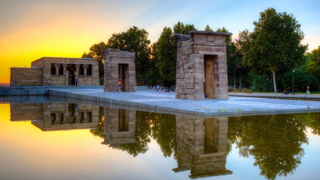 Templo_de_Debod_in_Madrid