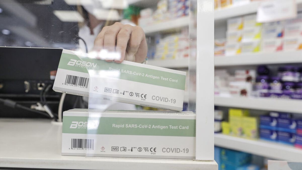 Agotados los test de antígenos en las farmacias sevillanas: 10.000 test vendidos en una semana Agotados los test de antígenos en las farmacias sevillanas: 10.000 test vendidos en una semana