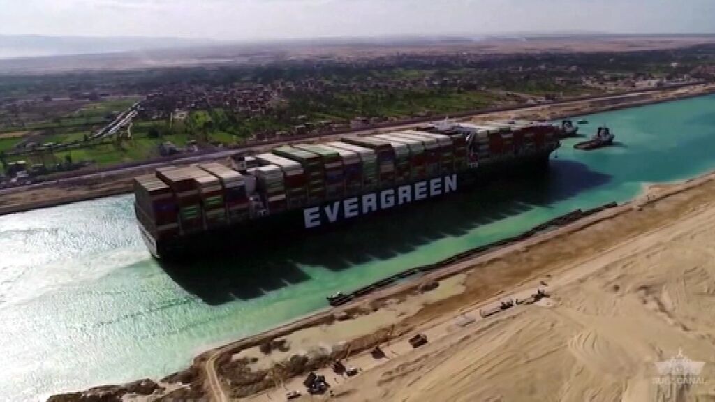 El Ever Given llega al puerto de Rotterdam cuatro meses después de bloquear el Canal de Suez