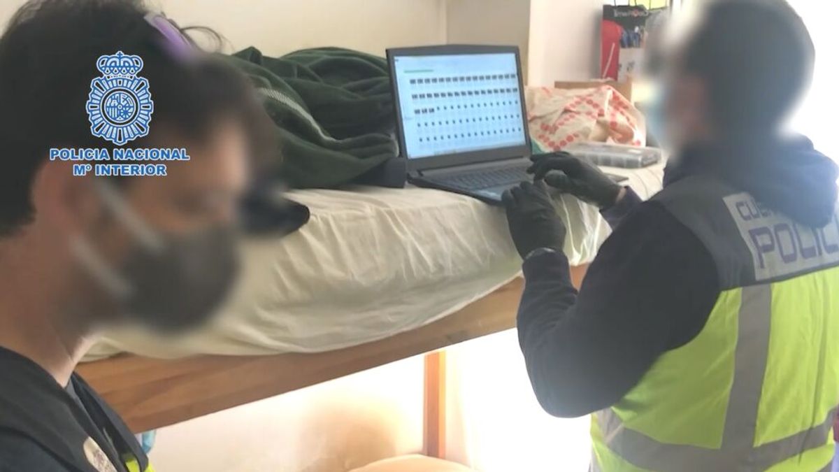 Dos detenidos en Marbella y Cartagena por acosar a más de treinta menores en Instagram detrás de perfiles falsos Dos detenidos en Marbella y Cartagena por acosar a más de treinta menores en Instagram detrás de perfiles falsos