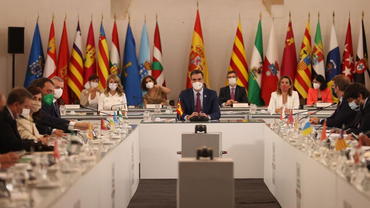 Sánchez ofrece a las CCAA 10.500 millones de los fondos europeos para este año Sánchez ofrece a las CCAA 10.500 millones de los fondos europeos para este año