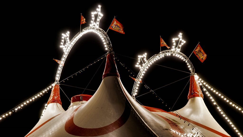 Una función de circo termina en tragedia en Inglaterra: una trapecista cae desde 30 metros de altura Una función de circo termina en tragedia en Inglaterra: una trapecista cae desde 30 metros de altura