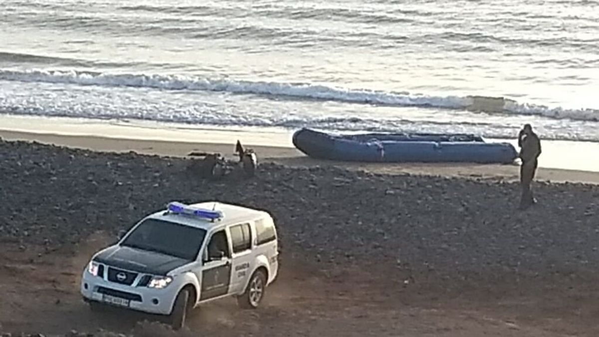EuropaPress_1730565_llegan_dos_pateras_costas_lanzarote_interceptan_13_personas EuropaPress_1730565_llegan_dos_pateras_costas_lanzarote_interceptan_13_personas