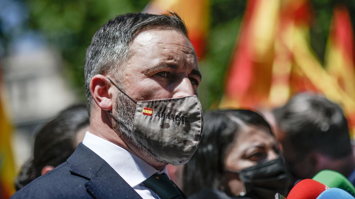 Abascal, sobre el pasaporte Covid en hostelería: "Es una salvajada que no van a aceptar ni los que eligen vacunarse" Abascal, sobre el pasaporte Covid en hostelería: "Es una salvajada que no van a aceptar ni los que eligen vacunarse"