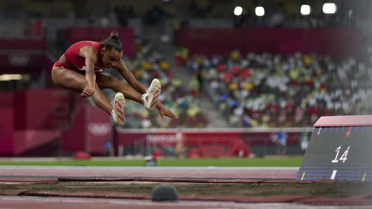 Ana Peleteiro se cuelga el bronce en triple salto tras batir el récord de España