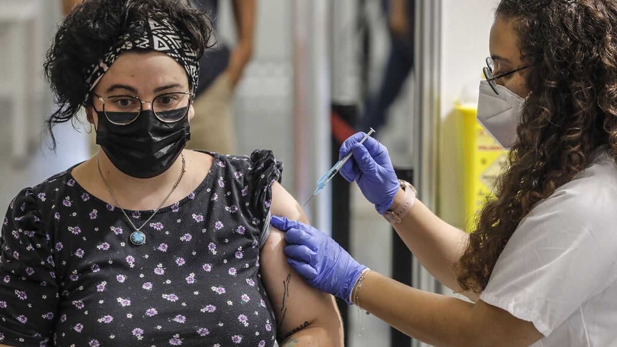 España rebasa los 27 millones de vacunados con pauta completa España rebasa los 27 millones de vacunados con pauta completa