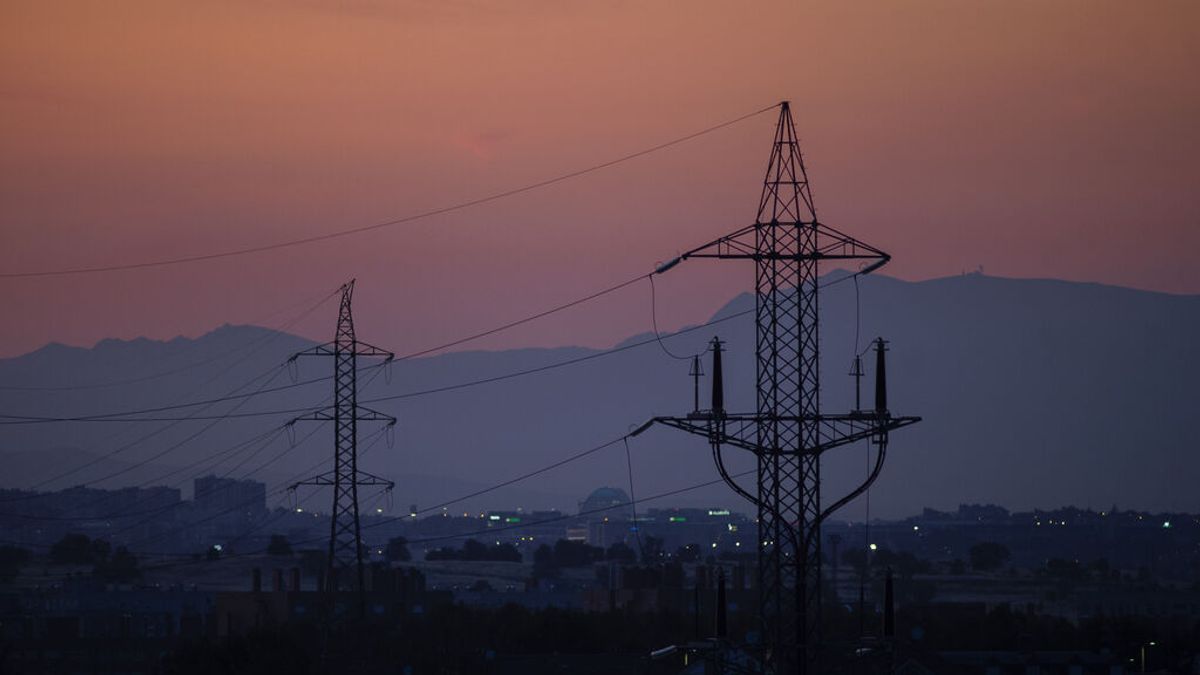 El precio de la luz se acerca a nuevos máximos históricos este martes, con 106,27 euros por MWh El precio de la luz se acerca a nuevos máximos históricos este martes, con 106,27 euros por MWh