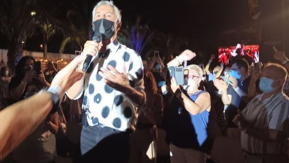 Sergio Dalma: "Voy a parar el concierto cada vez que os manden sentaros" Sergio Dalma: "Voy a parar el concierto cada vez que os manden sentaros"