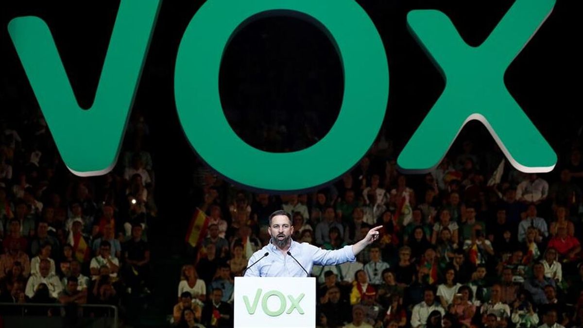 Vox cambia Vistalegre por un acto para poner a "España en pie" y plantar cara al PP y su convención de otoño Vox cambia Vistalegre por un acto para poner a "España en pie" y plantar cara al PP y su convención de otoño