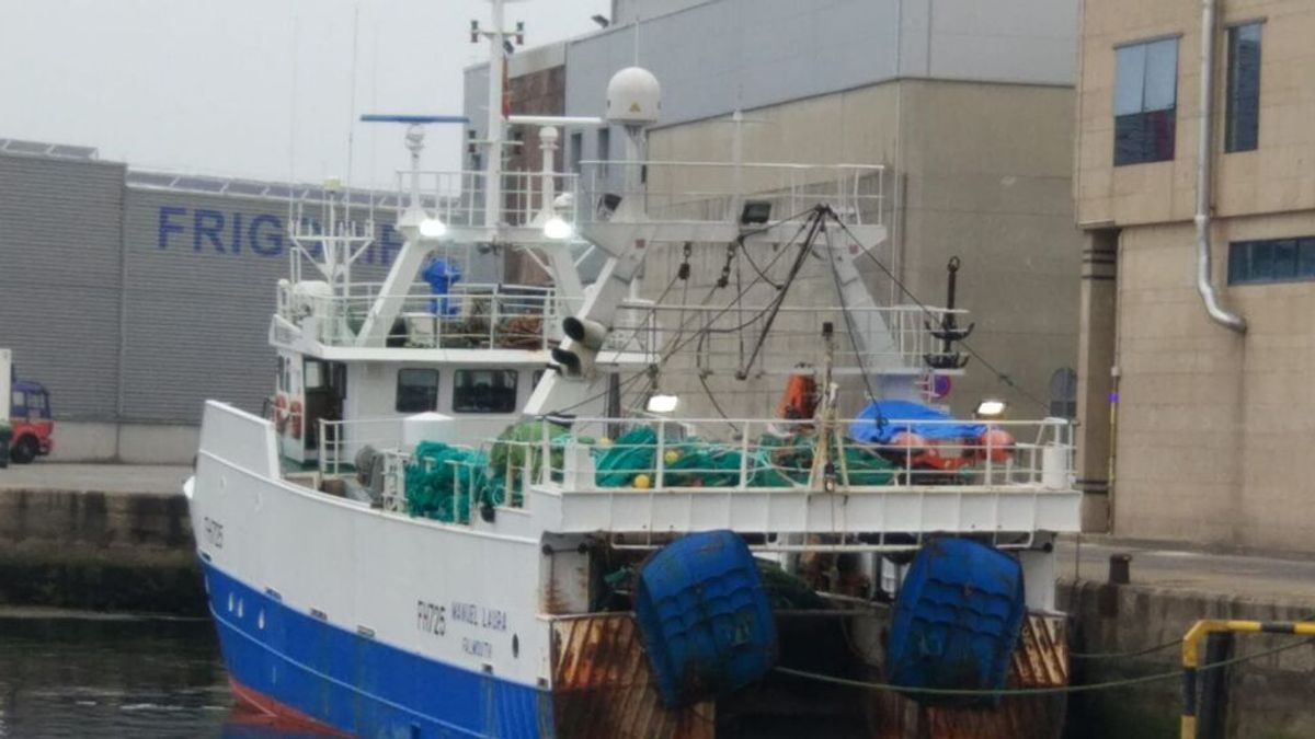 El pesquero 'Manuel Laura' atracado en el puerto de Vigo El pesquero 'Manuel Laura' atracado en el puerto de Vigo