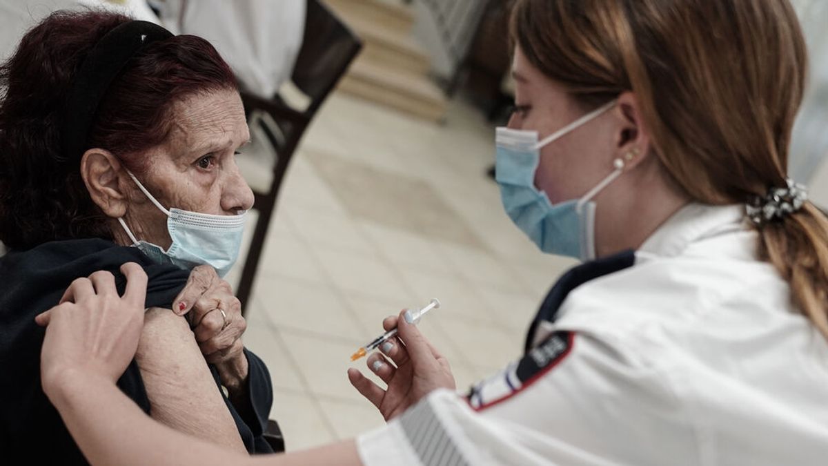 Israel notifica más de 3.000 casos diarios de coronavirus por primera vez desde marzo Israel notifica más de 3.000 casos diarios de coronavirus por primera vez desde marzo