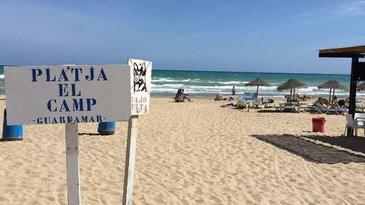 Una pareja de bañistas muere ahogada en la playa de Guardamar de Segura Una pareja de bañistas muere ahogada en la playa de Guardamar de Segura