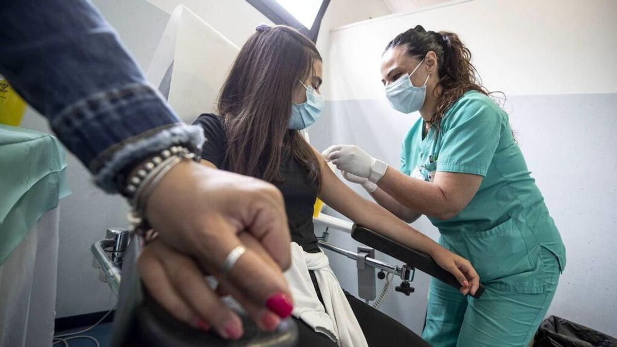 Última hora del coronavirus: Andalucía abre la vacunación a los menores de 15 años