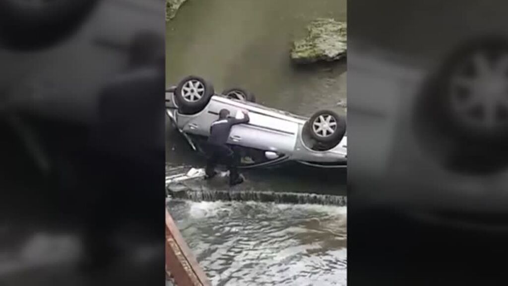 Fallece el conductor de un turismo tras caer al río en Oiartzun