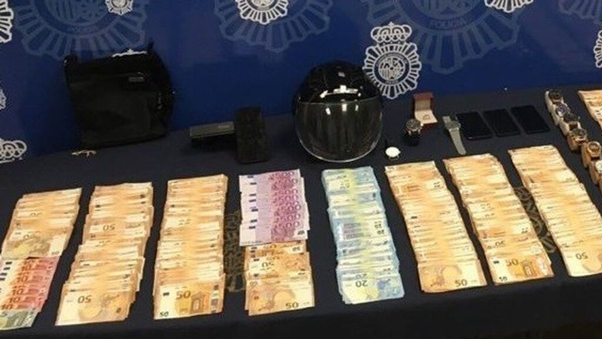 Roban 130.000 euros y uno de los ladrones se olvida el móvil en el lugar del crimen Roban 130.000 euros y uno de los ladrones se olvida el móvil en el lugar del crimen