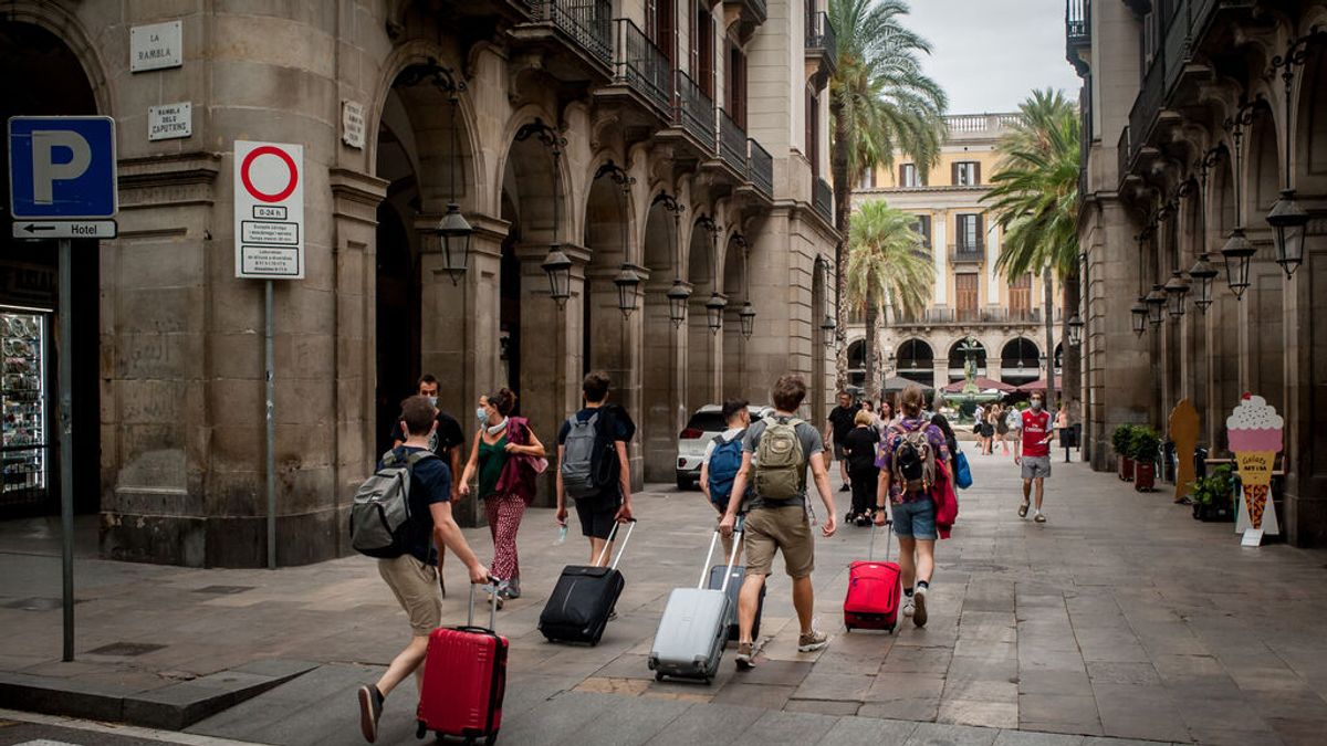 Colau mantiene el veto a las habitaciones turísticas en Barcelona Colau mantiene el veto a las habitaciones turísticas en Barcelona